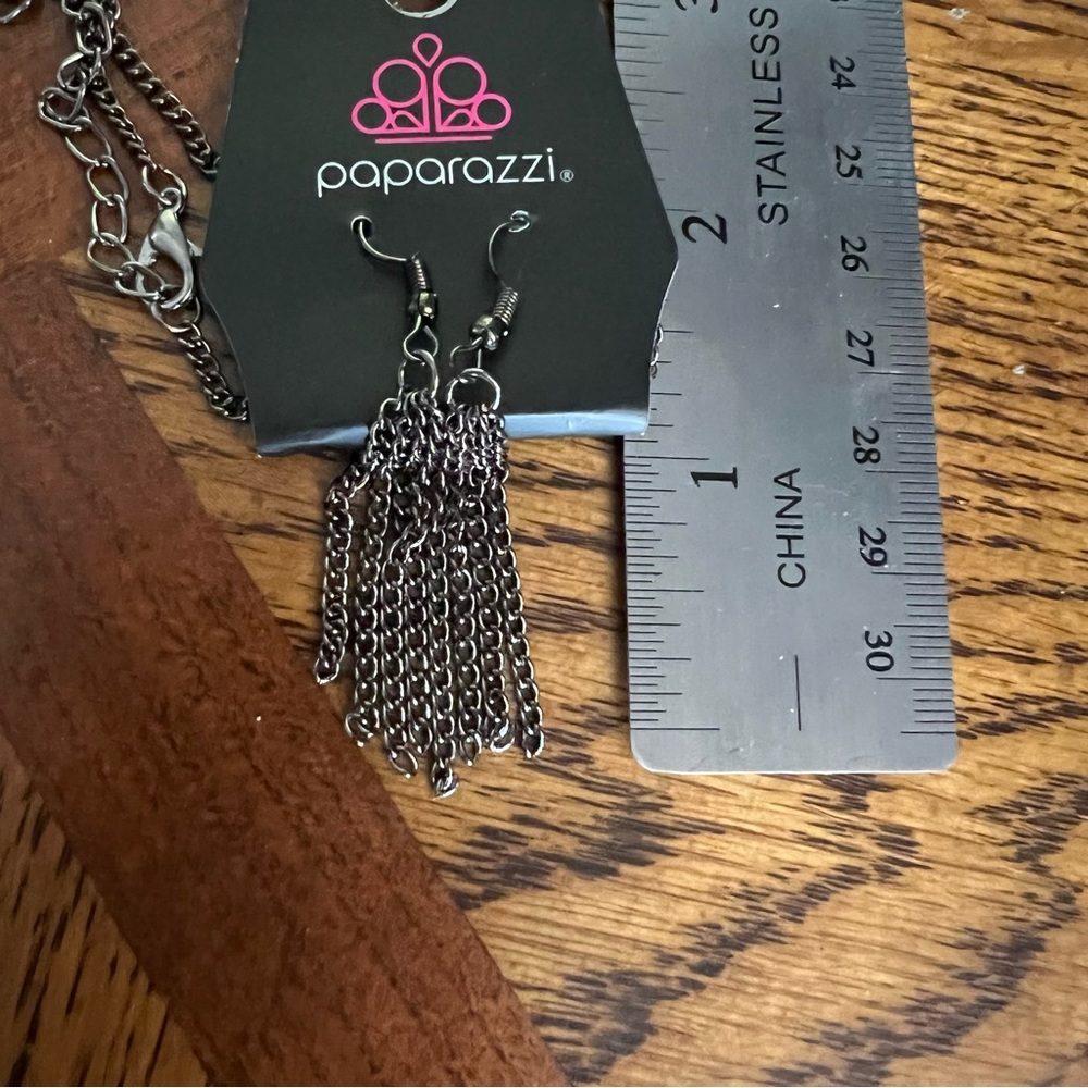 Paparazzi Gray Necklace and Earrings Set - Picture 7 of 7